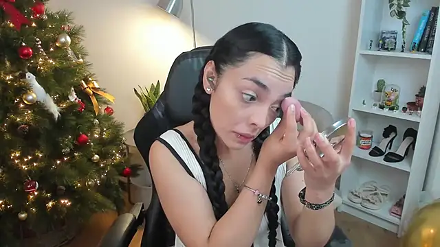 Snapshot of _BellaEvans_ chatting on 12/03/25, 05:48 BellaEvans online show from 12/03/25, 05:48