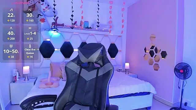 Snapshot of North-Dio chatting on 10/23/25, 11:42 North-Dio online show from 10/23/25, 11:42