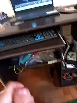 Snapshot of lobomisterioso13 chatting on 11/12/25, 11:54 lobomisterioso13 online show from 11/12/25, 11:54