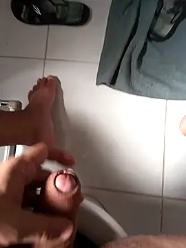 Snapshot of lobomisterioso13 chatting on 11/14/25, 11:53 lobomisterioso13 online show from 11/14/25, 11:53