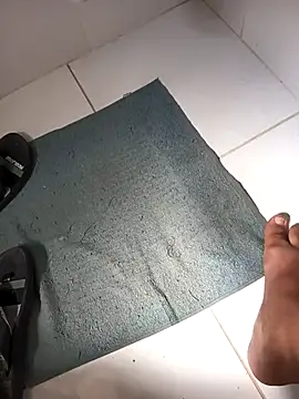 Snapshot of lobomisterioso13 chatting on 11/18/25, 12:31 lobomisterioso13 online show from 11/18/25, 12:31