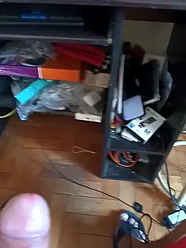 Snapshot of lobomisterioso13 chatting on 11/19/25, 05:46 lobomisterioso13 online show from 11/19/25, 05:46