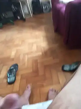 Snapshot of lobomisterioso13 chatting on 12/16/25, 04:56 lobomisterioso13 online show from 12/16/25, 04:56