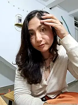 Snapshot of Mia_Ruiz chatting on 02/26/25, 01:21 Mia Ruiz online show from 02/26/25, 01:21