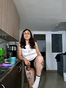 Snapshot of Mia_Ruiz chatting on 03/06/25, 03:35 Mia Ruiz online show from 03/06/25, 03:35