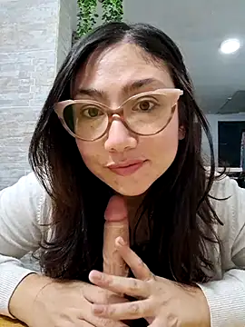 Snapshot of Mia_Ruiz chatting on 03/16/25, 03:25 Mia Ruiz online show from 03/16/25, 03:25