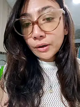 Snapshot of Mia_Ruiz chatting on 03/18/25, 03:53 Mia Ruiz online show from 03/18/25, 03:53