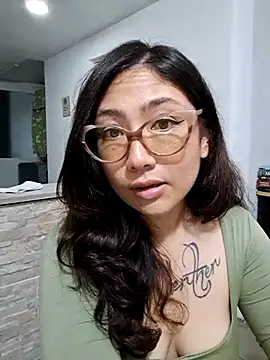 Snapshot of Mia_Ruiz chatting on 03/20/25, 04:40 Mia Ruiz online show from 03/20/25, 04:40