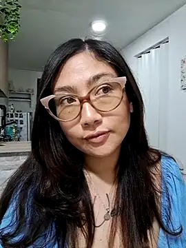Snapshot of Mia_Ruiz chatting on 03/23/25, 01:53 Mia Ruiz online show from 03/23/25, 01:53