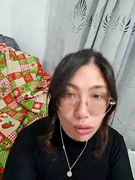 Snapshot of Mia_Ruiz chatting on 10/25/25, 02:08 Mia Ruiz online show from 10/25/25, 02:08