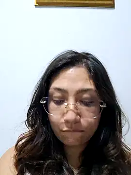 Snapshot of Mia_Ruiz chatting on 10/31/25, 02:12 Mia Ruiz online show from 10/31/25, 02:12