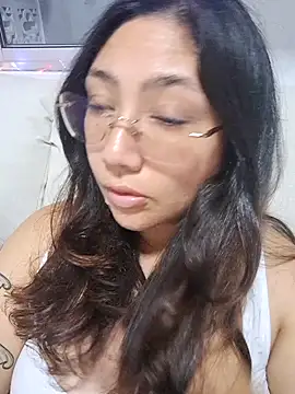 Mia Ruiz online show from 11/14/25, 03:05