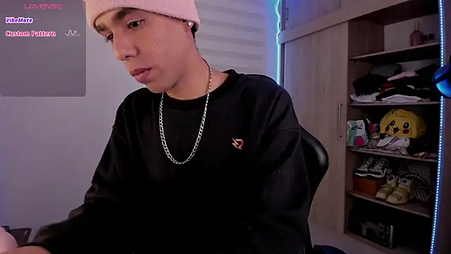 aldrinwhite online show from 02/05/25, 01:00