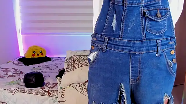 aldrinwhite online show from 10/19/25, 05:46