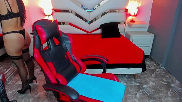 KateTompson  online show from 10/02/25, 01:07