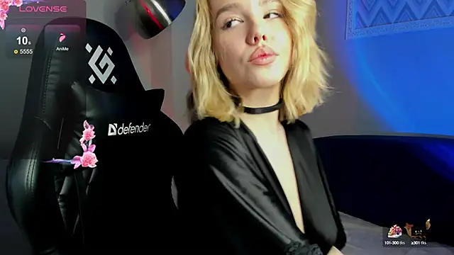 Anna Robinson online show from 03/17/25, 04:08