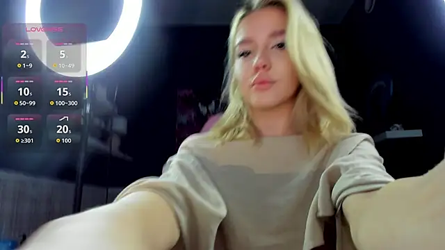 Anna Robinson online show from 09/19/25, 01:07