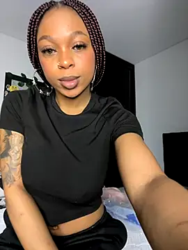 Snapshot of Melany_Williams chatting on 10/10/25, 12:48 Melany Williams online show from 10/10/25, 12:48