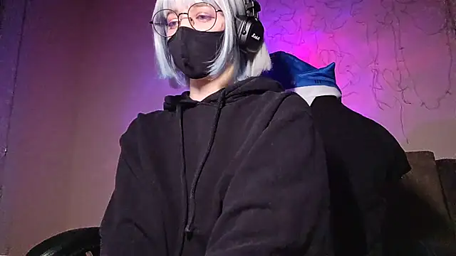 Snapshot of DanaWard chatting on 10/23/25, 08:29 DanaWard online show from 10/23/25, 08:29