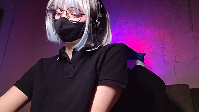 Snapshot of DanaWard chatting on 10/28/25, 09:28 DanaWard online show from 10/28/25, 09:28