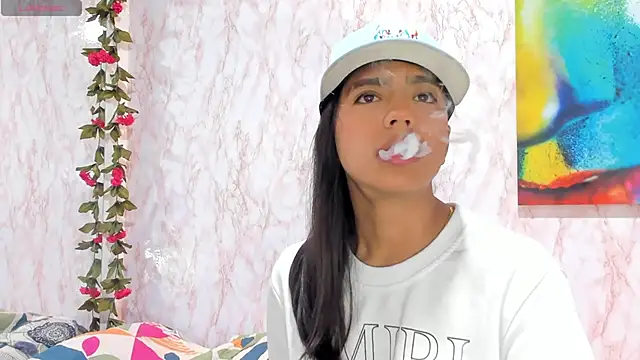 BarbieHotLaura online show from 12/07/24, 12:30