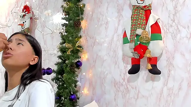 BarbieHotLaura online show from 12/16/24, 06:27