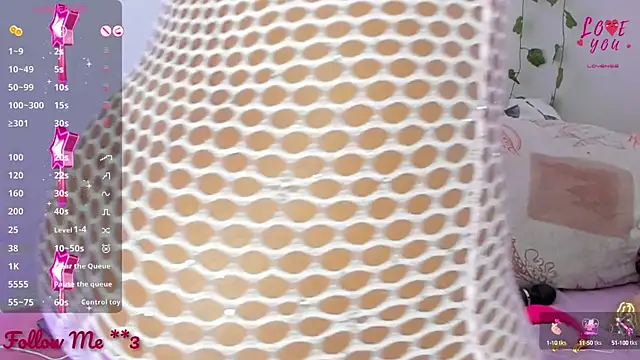 BarbieHotLaura online show from 02/04/25, 01:56