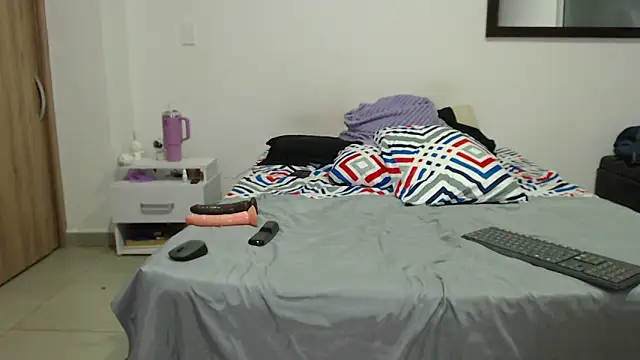 AnnieRoss69 online show from 10/30/25, 11:16