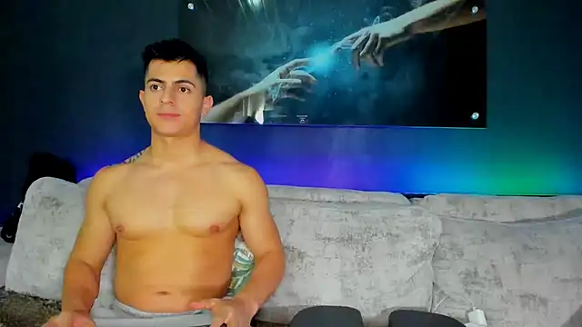 Crhis N Derek online show from 02/01/25, 01:44