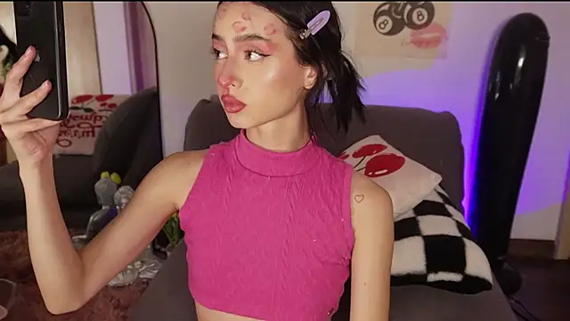 Snapshot of salome-brown chatting on 10/17/25, 12:25 salome-brown online show from 10/17/25, 12:25