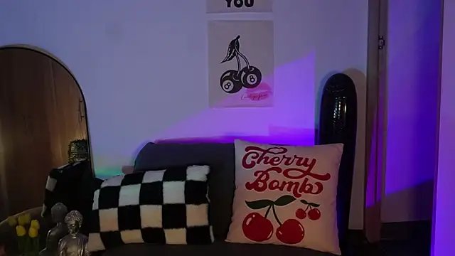 Snapshot of salome-brown chatting on 11/07/25, 09:48 salome-brown online show from 11/07/25, 09:48