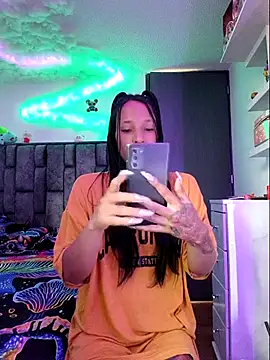 Snapshot of Nicole420squirt chatting on 10/01/25, 06:03 Nicole420squirt online show from 10/01/25, 06:03