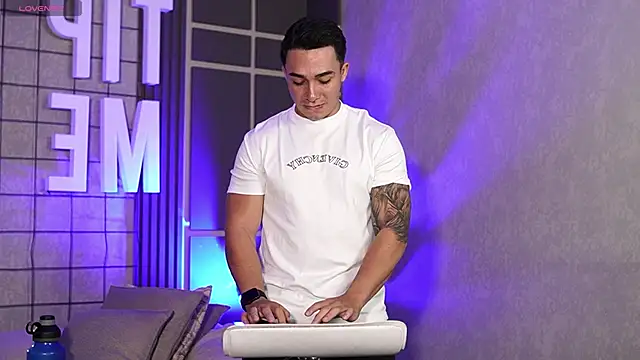 Ryan Hunt online show from 10/26/25, 06:36