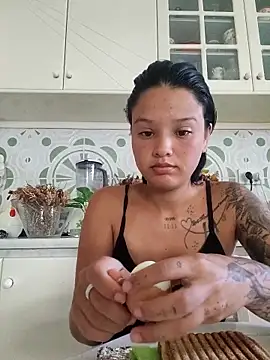 Snapshot of LorenRosse chatting on 09/10/25, 04:45 LorenRosse online show from 09/10/25, 04:45