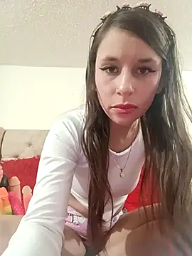 Snapshot of RubyEmerald chatting on 11/28/25, 03:31 RubyEmerald online show from 11/28/25, 03:31