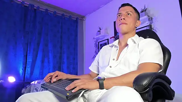 ThomsEvery  online show from 12/01/25, 11:10