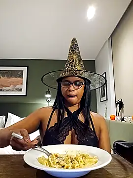 Snapshot of Sensual_indian7 chatting on 10/31/25, 05:47 Sensual indian7 online show from 10/31/25, 05:47