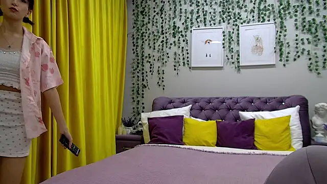 Snapshot of NicoleLimp chatting on 02/03/25, 12:47 NicoleLimp online show from 02/03/25, 12:47