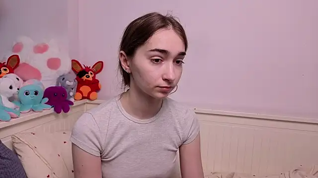 PollyBeev online show from 07/10/26, 07:23