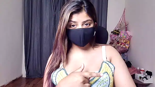Hoty-Shivangi online show from 02/15/26, 09:22