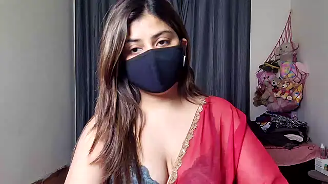 Hoty-Shivangi online show from 02/17/26, 12:18