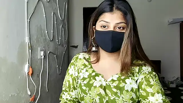 Hoty-Shivangi online show from 06/16/26, 02:52