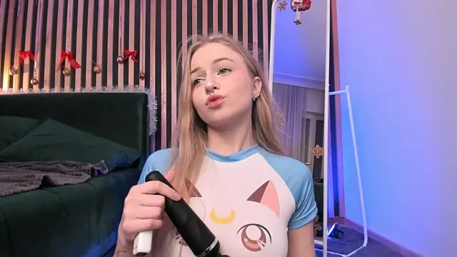 MiaMews online show from 12/04/24, 03:10