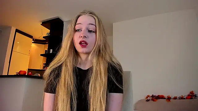 MiaMews online show from 09/23/25, 10:40