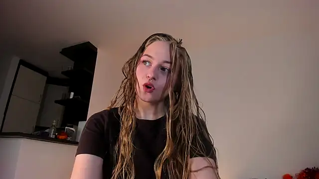 MiaMews online show from 10/19/25, 11:22