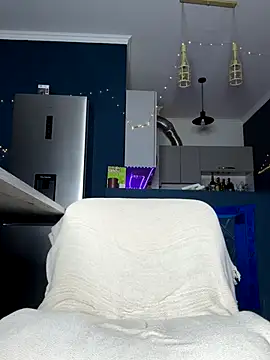 Snapshot of NickiLike chatting on 09/21/25, 06:20 NickiLike online show from 09/21/25, 06:20