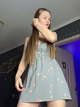 Snapshot of NickiLike chatting on 10/10/25, 04:50 NickiLike online show from 10/10/25, 04:50