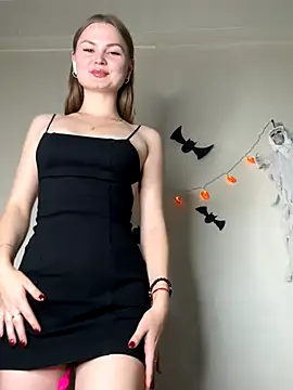 Snapshot of NickiLike chatting on 10/23/25, 06:50 NickiLike online show from 10/23/25, 06:50