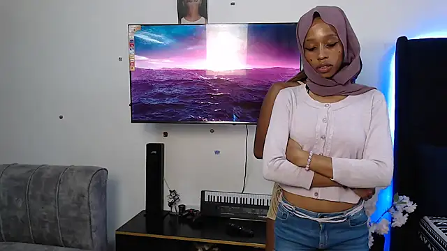 Zuri- online show from 11/24/25, 04:12