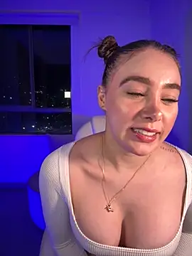 Lanataylor- online show from 10/04/25, 01:25